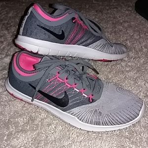 Nike Women's Flex Adapter Training Sneakers Size 7